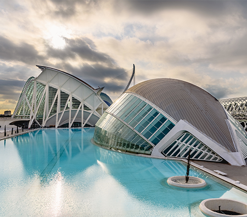 Panoramic cinema in the city of sciences of Valencia, Spain, vis Placas monocristalinas